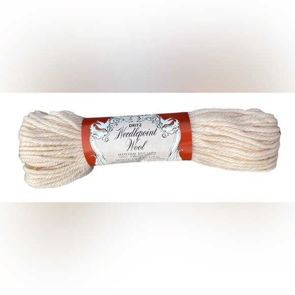 Oyster VTG NOS Scovill Dritz Luxury 100% Virgin Wool Needlepoint 40 Yards - Picture 4 of 4